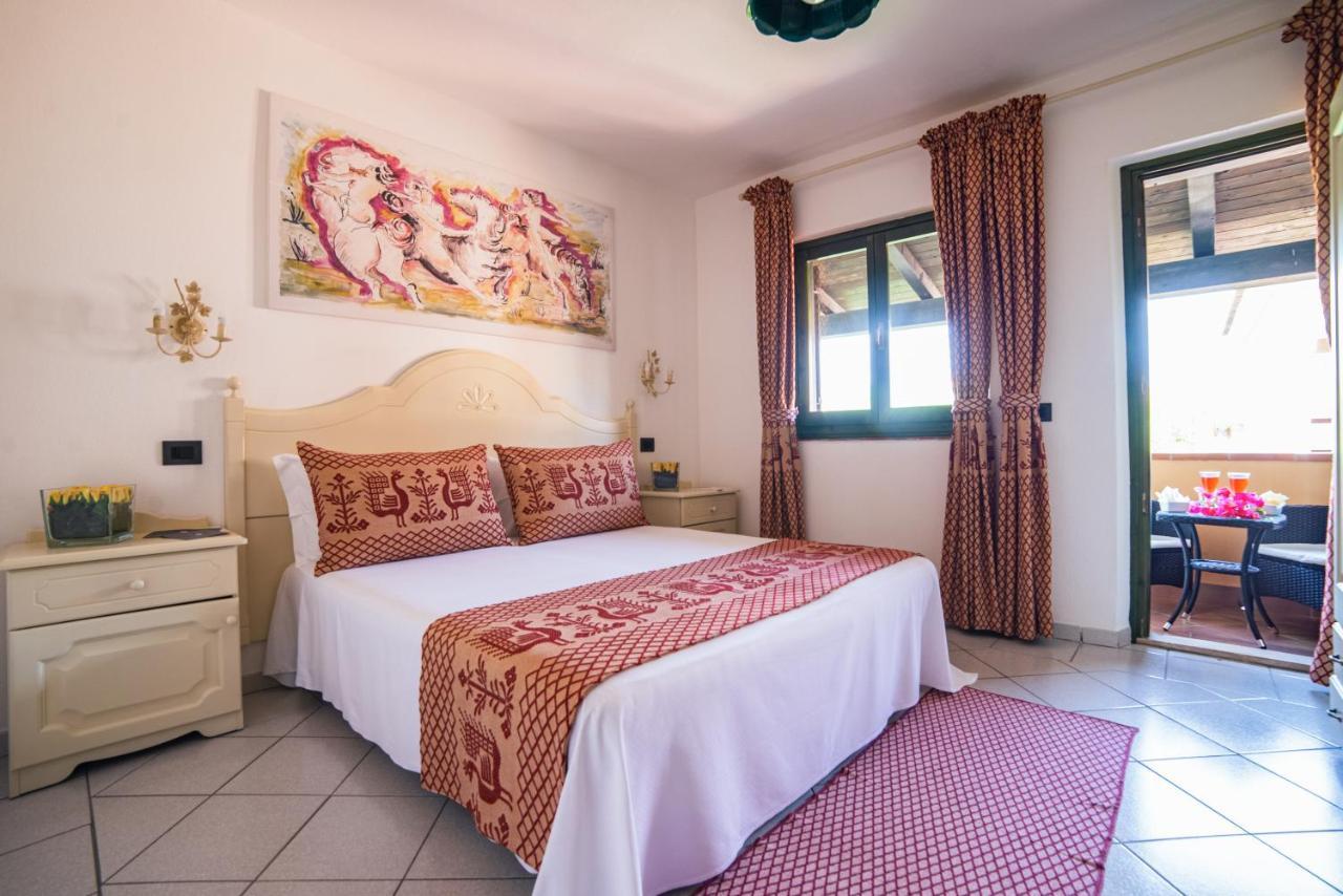 I Giardini di Cala Ginepro Hotel Resort Cala Liberotto Esterno foto