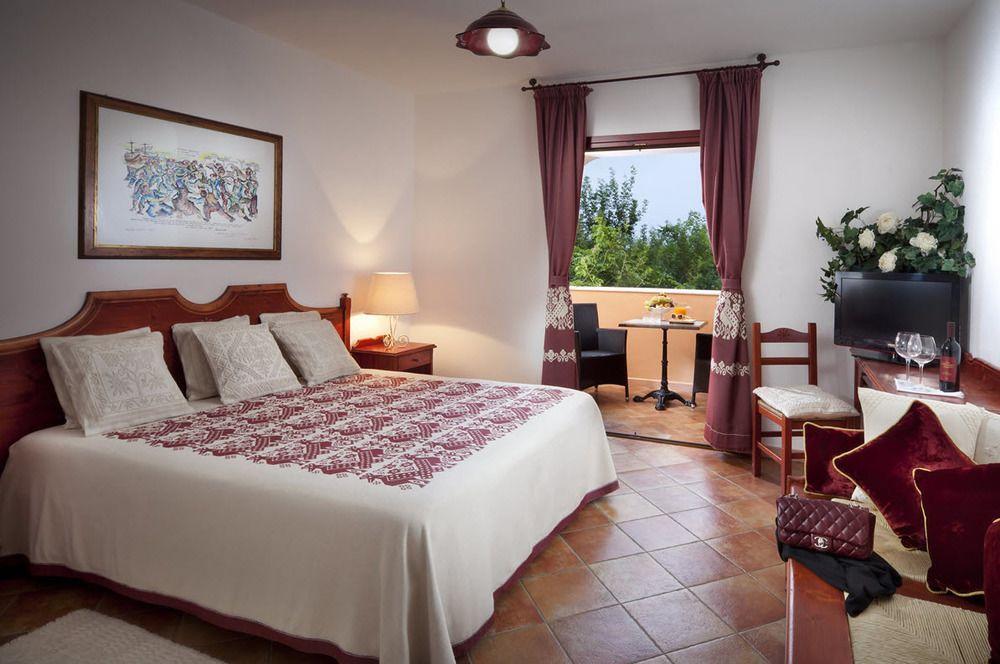 I Giardini di Cala Ginepro Hotel Resort Cala Liberotto Esterno foto